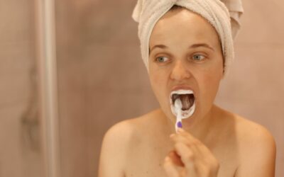 ¿Por qué es importante cepillarse la lengua?